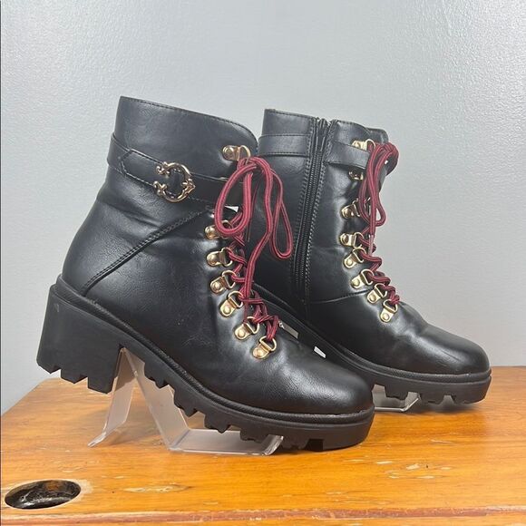 Wonder Black Leather Ankle Boots with Red Laces - Picture 2 of 8